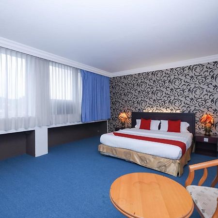 Super Oyo 89604 City Home Stay Miri Buitenkant foto