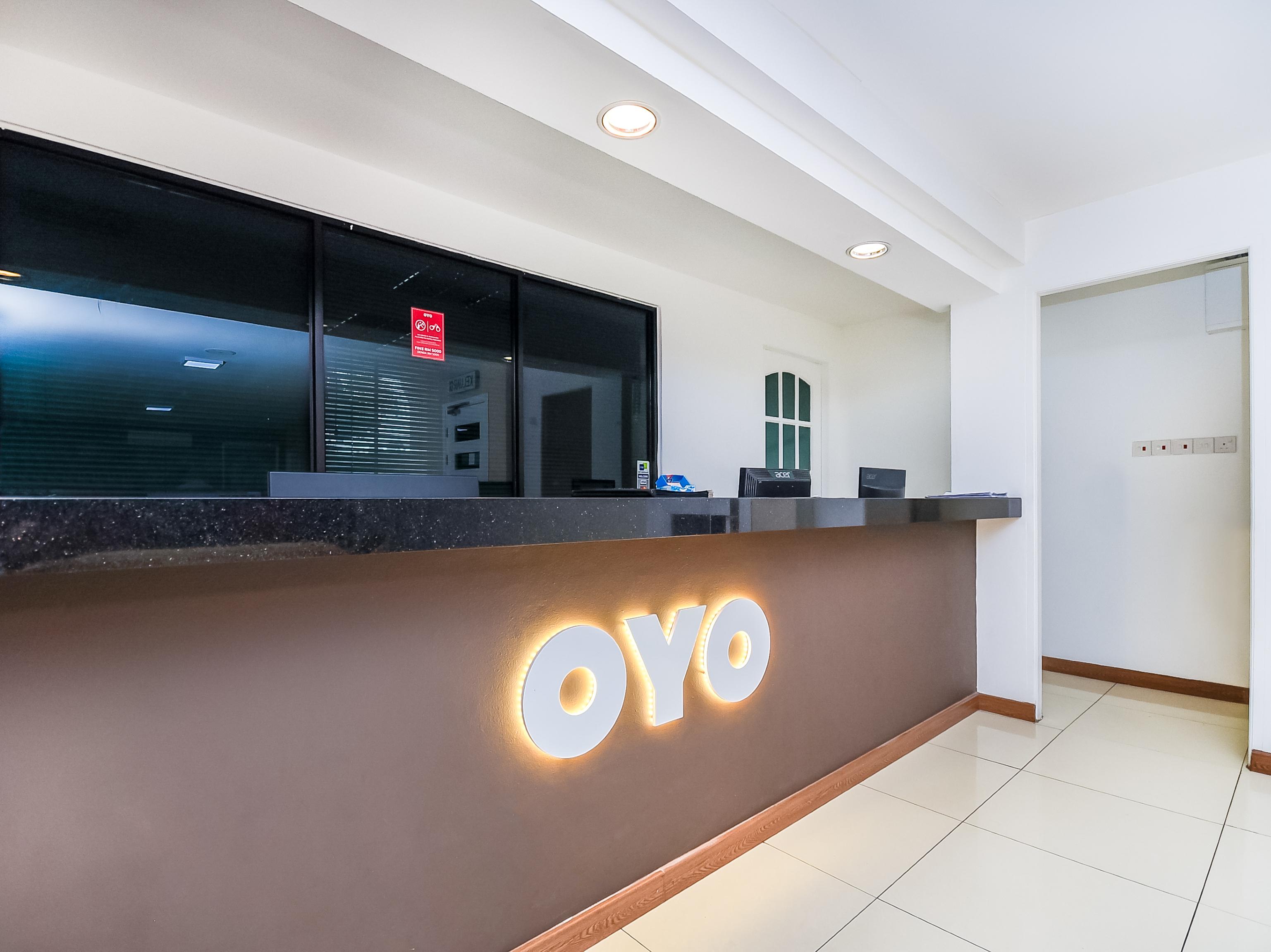 Super Oyo 89604 City Home Stay Miri Buitenkant foto