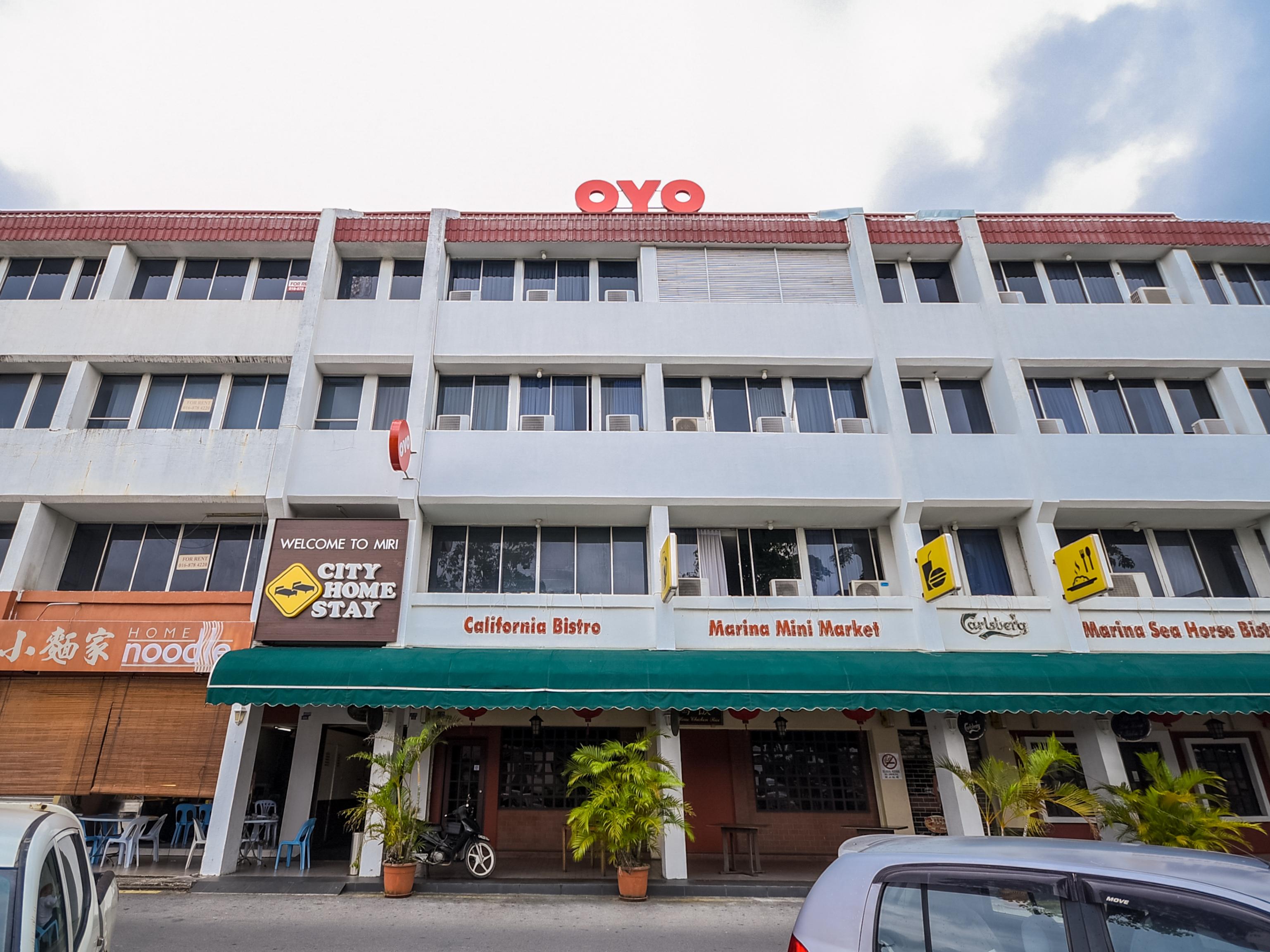Super Oyo 89604 City Home Stay Miri Buitenkant foto
