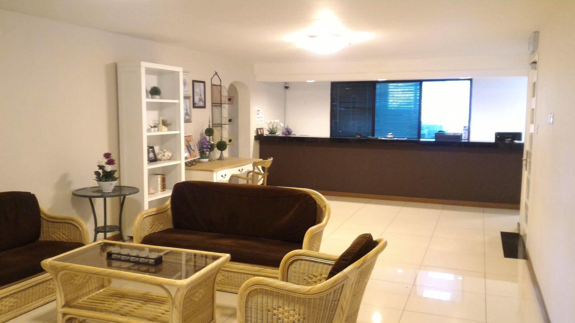 Super Oyo 89604 City Home Stay Miri Buitenkant foto