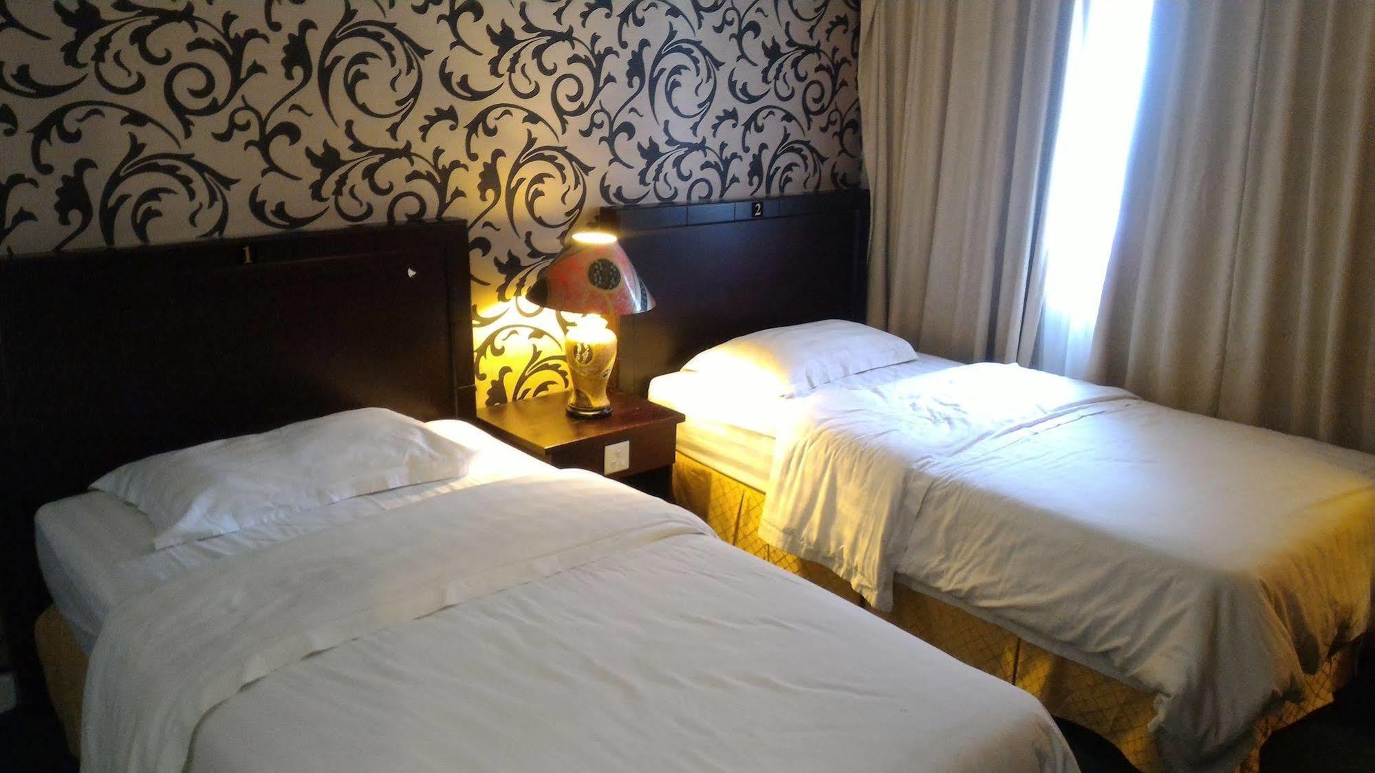 Super Oyo 89604 City Home Stay Miri Buitenkant foto