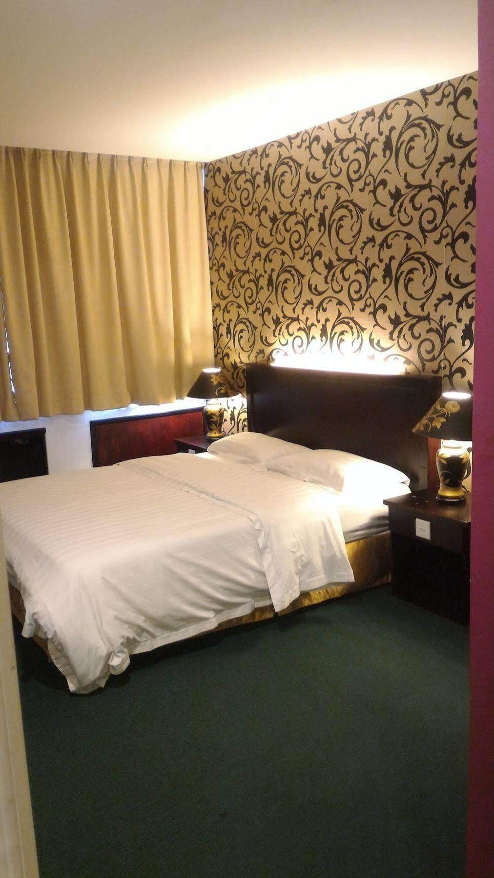 Super Oyo 89604 City Home Stay Miri Buitenkant foto