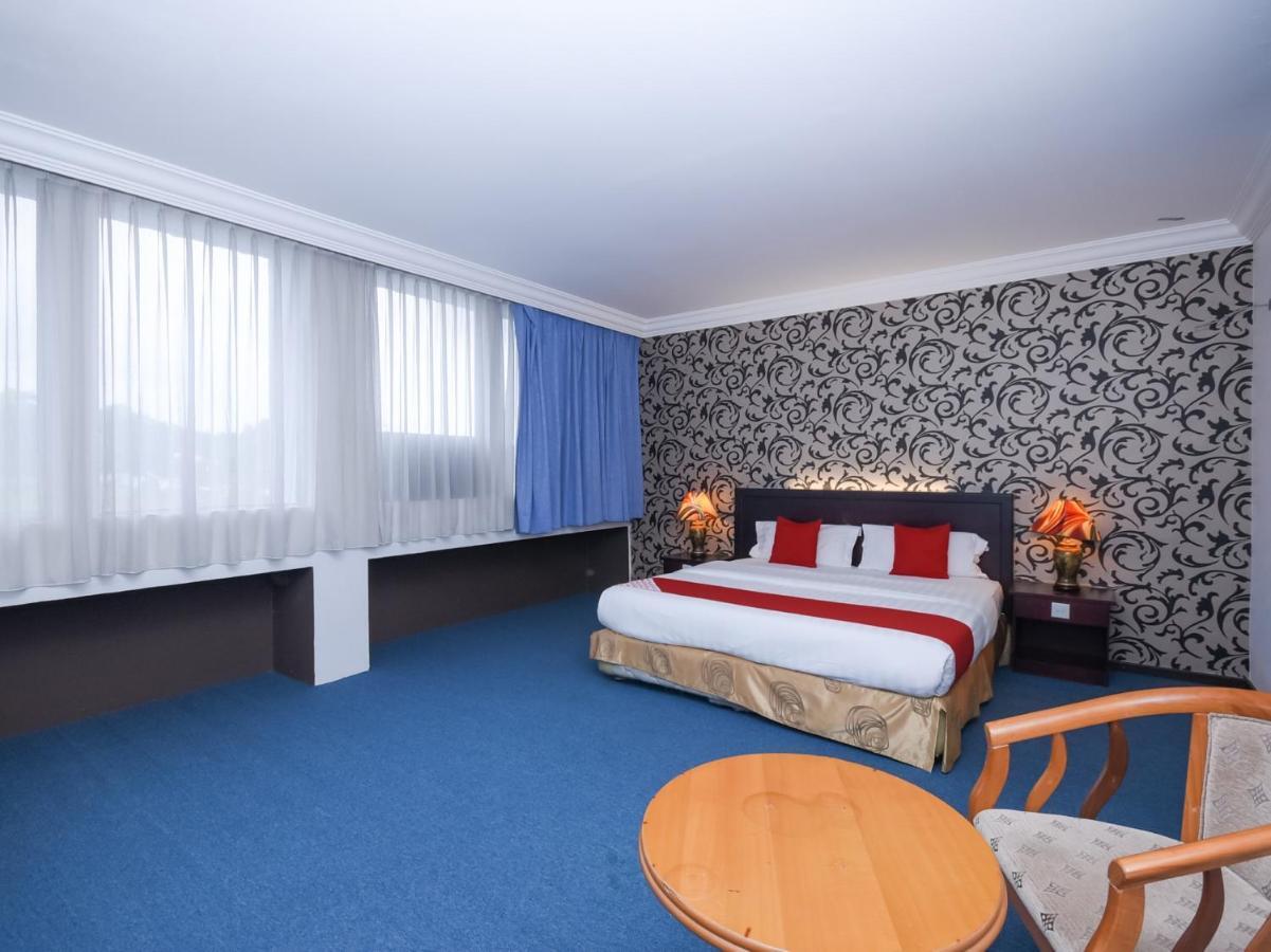 Super Oyo 89604 City Home Stay Miri Buitenkant foto