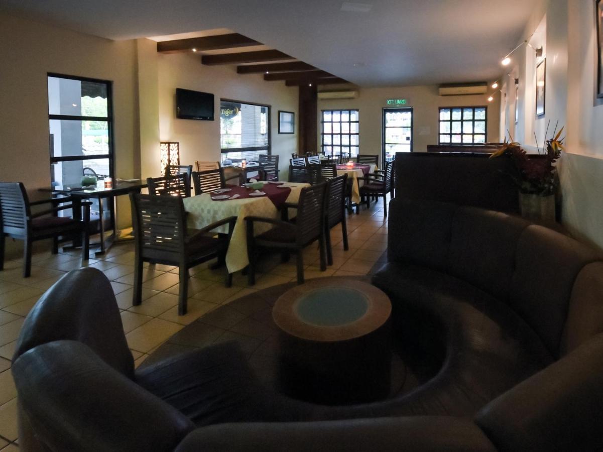 Super Oyo 89604 City Home Stay Miri Buitenkant foto