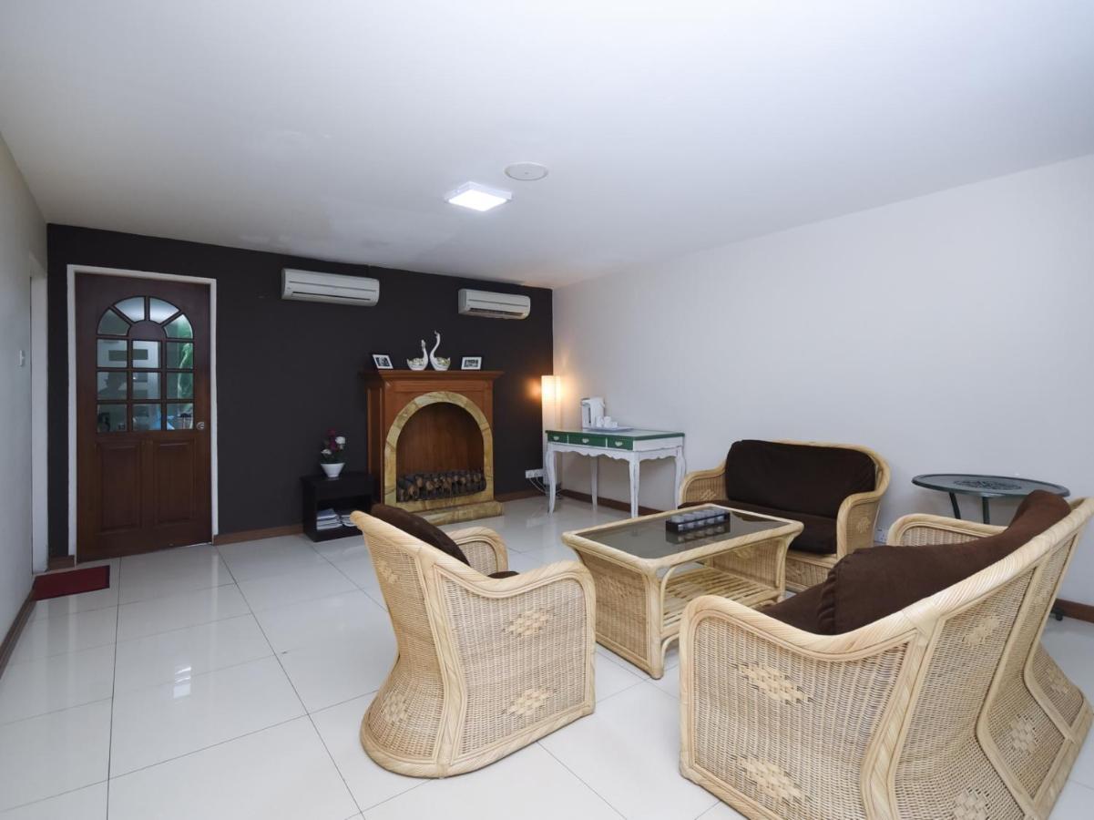 Super Oyo 89604 City Home Stay Miri Buitenkant foto