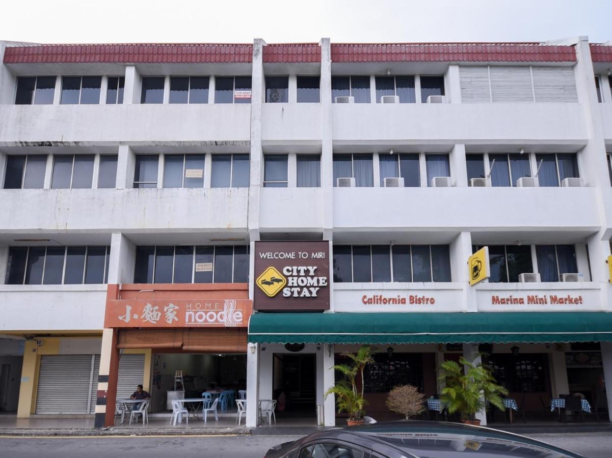 Super Oyo 89604 City Home Stay Miri Buitenkant foto